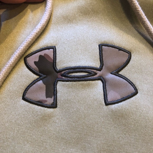 Under Armour hoodie, camo. Size large loose fit - Picture 4 of 5